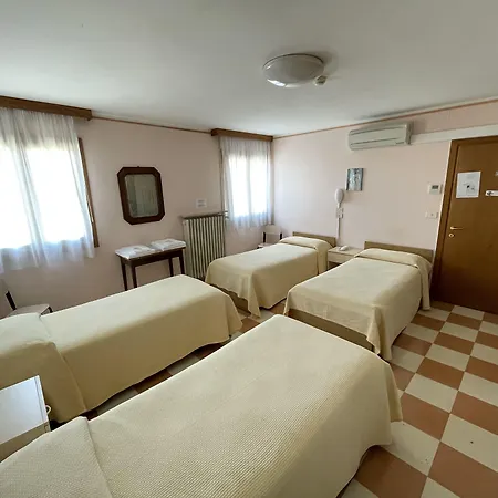 Semesterbostad Casa Caburlotto *